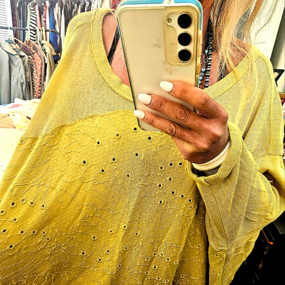 Free People womens long-sleeved top fits s,m,l,xl